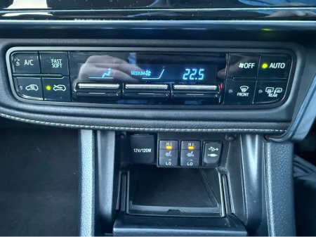 2016 Toyota Auris 1.2 TURBO SOL MODEL ONE OWNER 30K MILES €14,990 thumbnail