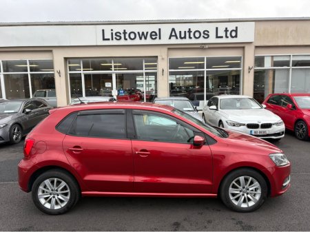 2014 Volkswagen Polo - view 3