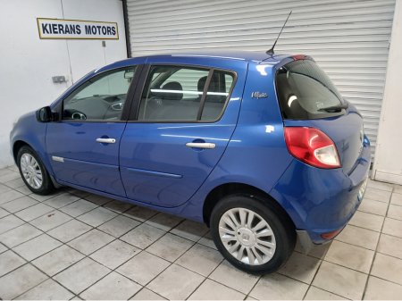 2012 Renault Clio - thumbnail 11