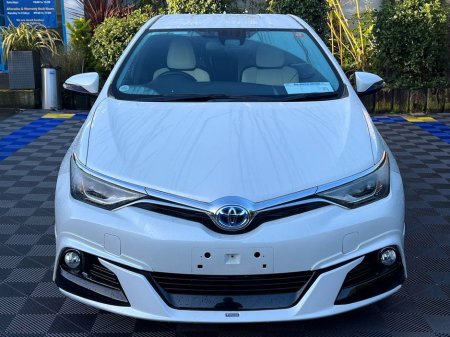 2016 Toyota Auris 1.8 HYBRID MODELLISTA PACK // 17" DIAMOND CUT ALLOYS // HEATED SEATS // REVERSE CAMERA €14,950 thumbnail