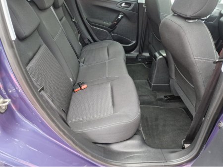 2017 Peugeot 208 ALLURE 1.2 PETROL 5DR AUTOMATIC €10,950 thumbnail