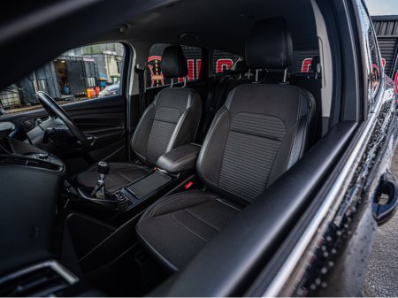 2017 Ford Kuga 2017 Kuga 1.5d TITANIUM/High spec/1yr warranty €15,888 thumbnail