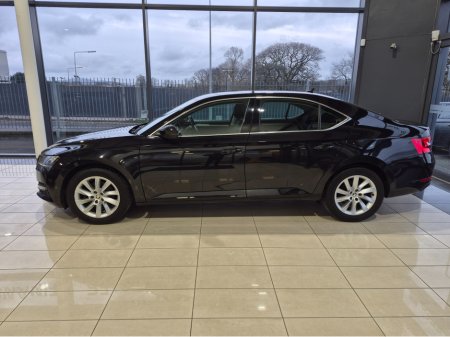 2022 Skoda Superb AMBITION 2.0 TDI 150HP DSG 5DR AUTO €29,750 thumbnail