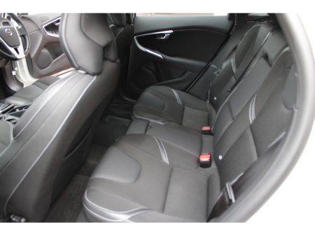 2016 Volvo V40 - thumbnail 19