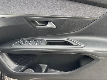 2020 Peugeot 5008 - thumbnail 10