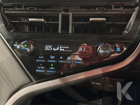 2021 Toyota Camry - thumbnail 21