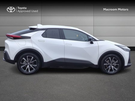 2025 Toyota C-HR - view 3