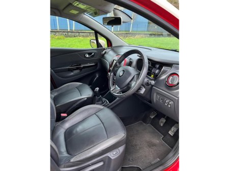 2015 Renault Captur 20 R20 SIGNATURE TCE 90 2015 4DR €9,750 thumbnail