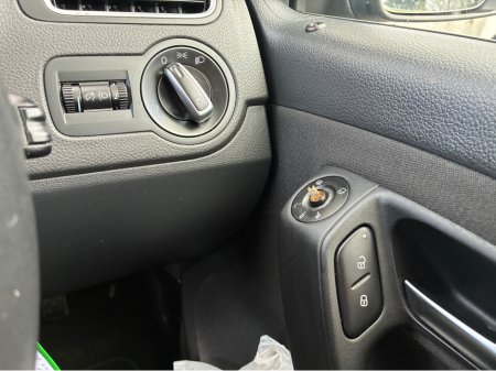 2013 Volkswagen Polo - thumbnail 21