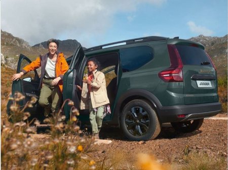 2026 Dacia Jogger Expression TCe 110 and HEV 155 *ORDER YOUR 261 TODAY* €29,465
