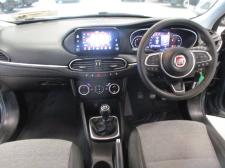 2022 Fiat Tipo 1.0 100HP Cross 5dr €18,950 thumbnail