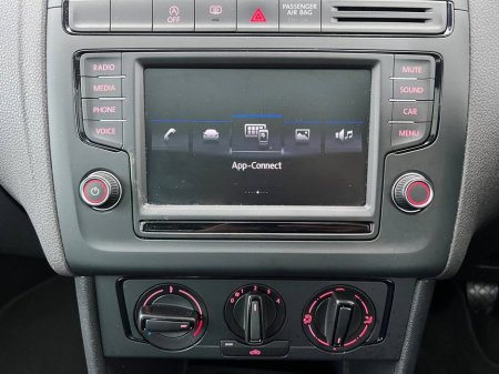 2017 Volkswagen Polo - thumbnail 8