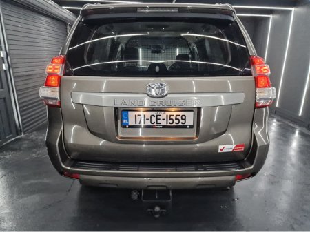 2017 Toyota Landcruiser LAND CRU LWB GX COM 4DR €29,950 thumbnail