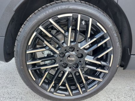 2025 MINI Hatch COOPER Cooper C 5DR €39,995 thumbnail