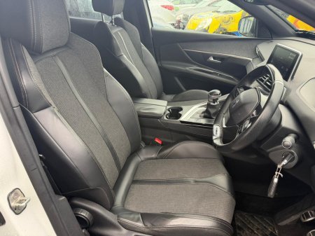 2017 Peugeot 3008 - thumbnail 12