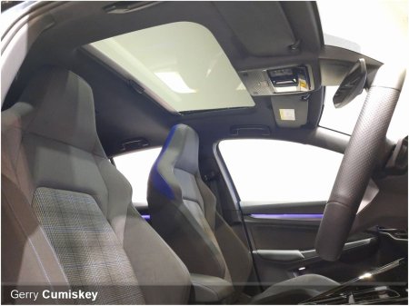 2025 Volkswagen Golf GTE | PAN ROOF | TSi 272BHP | PHEV 19.7 kWh thumbnail