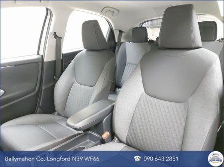 2024 Toyota Yaris Yaris Hybrid Luna €23,950 thumbnail