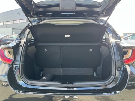 2025 Toyota Yaris - thumbnail 10