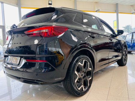 2024 Opel Grandland NOW SOLD THANK YOU www.bolands.ie Est.1955 thumbnail