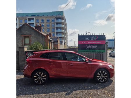 2019 Volvo V40 T3 (152hp) Momentum Edition Auto €15,450