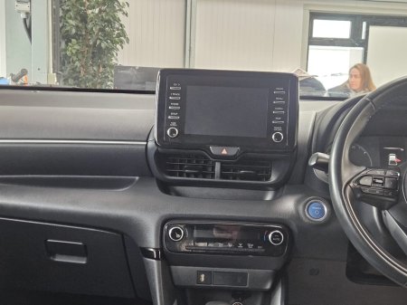 2021 Toyota Yaris - thumbnail 11