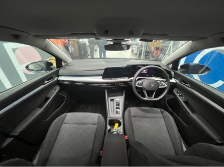 2024 Volkswagen Golf €32950! 2024 VOLKSWAGEN GOLF TDI ED ACTIVE ADVANCED PLATINUM 2.0 AUTOMATIC / CRUISE CONTROL / REVERSE CAMERA / HEATED SEATS / APPLE CARPLAY / AMBIENT LIGHTS / PADDLE SHIFTERS €32,950 thumbnail