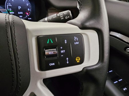 2025 Land Rover Defender - thumbnail 12