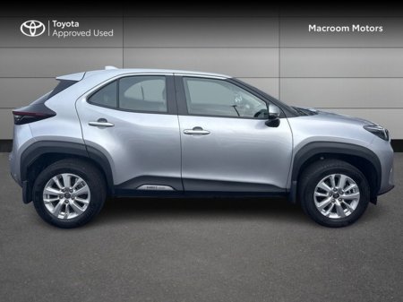 2023 Toyota Yaris Cross CR LUNA 4DR AUTO CROSS €26,500 thumbnail