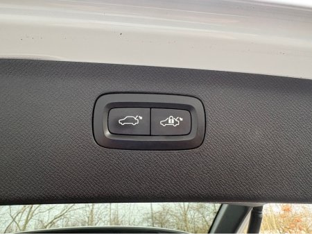 2016 Volvo XC90 2.0 Petrol hybrid VOLVO XC90 T8 INSCRIPTION €28,990 thumbnail