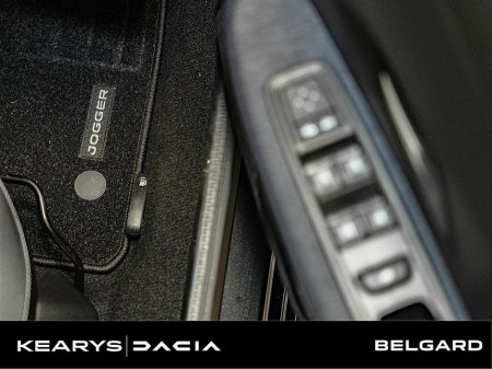 2026 Dacia Jogger TCe 110 Expression DEMO €30,510 thumbnail