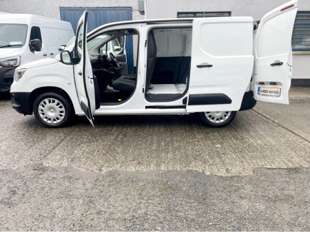 2022 Opel Combo L1H1 1.5 CDTI 100PS DIESEL 6SPEED MANUAL MY22 SWB €13,000 thumbnail
