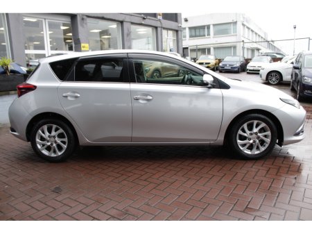 2017 Toyota Auris 1.8 HYBRID 5DR HATCHBACK AUTO  //1 OWNER CAR WITH ONLY 22,000 KM'S // BUY WITH CONFIDENCE AA AND SIMI APPROVED DEALER 2026 // FINANCE ARRANGED // ALL TRADE INS WELCOME // €16,950 thumbnail