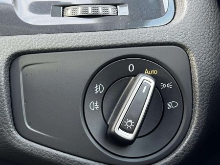 2019 Volkswagen Golf 2.0 TDI Automatic €23,995 thumbnail