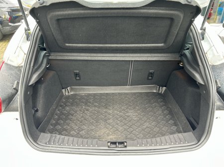 2016 Ford Focus MCA ST2 2.0 TDCI 180PS M6 FWD 4DR €17,950 thumbnail