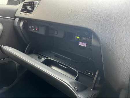 2015 Volkswagen Polo - thumbnail 16