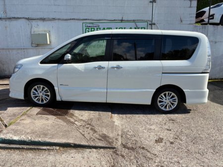 2015 Nissan Serena  €14,950