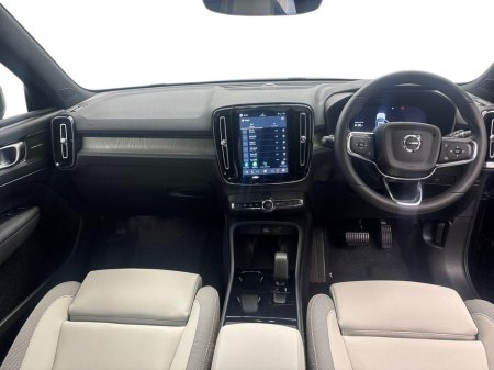 2026 Volvo EX40 - thumbnail 8