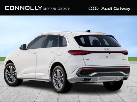 2026 Audi Q5 Q5 S-LINE E-HYBRID A/T €78,995 thumbnail