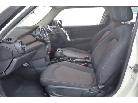 2017 MINI Hatch 1.5 AUTO 5DR *1 YEARS WARRANTY* €15,990 thumbnail