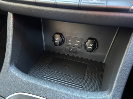 2019 Hyundai i30 SE NAV T-GDI 1.0 PETROL //SAT NAV//REVERSE CAMERA//WIRELESS PHONE CHARGER//CARPLAY// €14,950 thumbnail