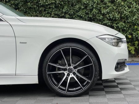 2016 BMW 3 Series 320d LUXURY-LINE // SERVICE HISTORY // LEATHER HEATED POWERED SEATS // REVERSE CAMERA €16,950 thumbnail