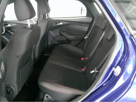 2018 Ford Focus - thumbnail 13