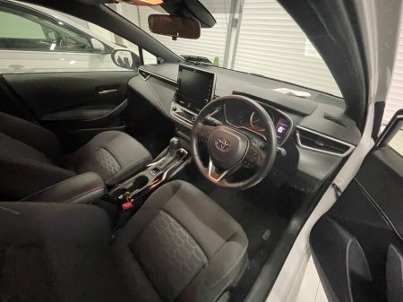 2020 Toyota Corolla 1.8 Hybrid Luna Sport Hatchback €18,995 thumbnail