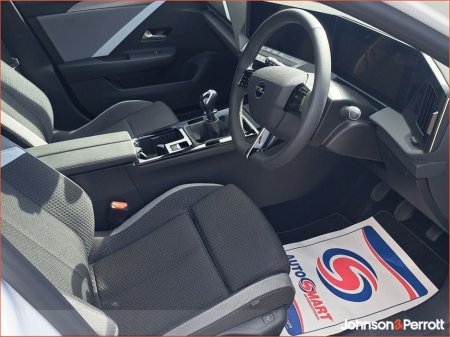 2025 Opel Astra Elegance 1.2 110hp 6-speed MY25 €29,900 thumbnail