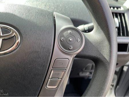 2016 Toyota Prius+ - thumbnail 23