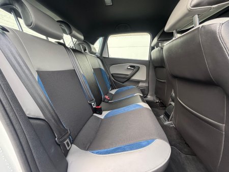 2015 Volkswagen Polo - thumbnail 6