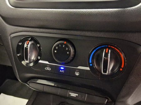 2016 Hyundai i20 - thumbnail 13