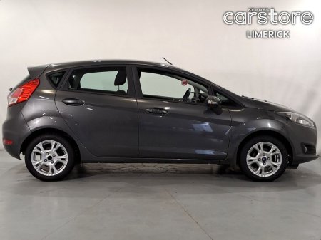 2016 Ford Fiesta - thumbnail 2