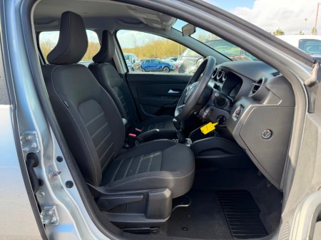 2022 Dacia Duster - thumbnail 5