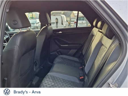 2023 Volkswagen T-Roc R-LINE 1.5 TSI 150BHP D7F 5DR €28,950 thumbnail